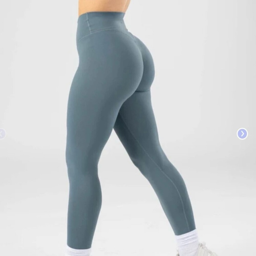 Paragon Fitwear Reluna Original Sculptseam Leggings in Slate - size Small